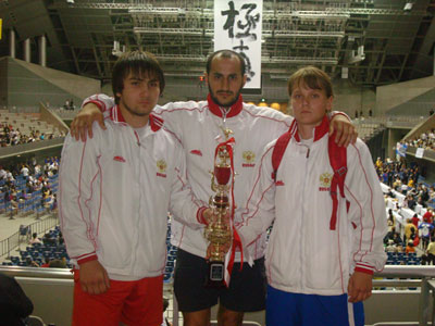 Трехкратная Чемпионка мира Анастасия Хрипунова с тренером сэнсеем Кареном Гядукяном и Тариелом Николиешвили