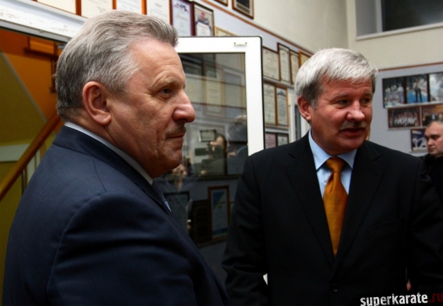 Губернатор Шпорт и Шихан Пукас