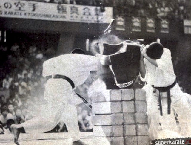 Соэно Есидзи продемострировал тамэсивари