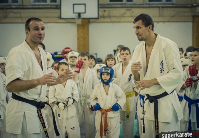 Бранч-чиф Макс Дедик провел сборы в бранче Бранч-чиф Макс Дедик провел сборы в бранче