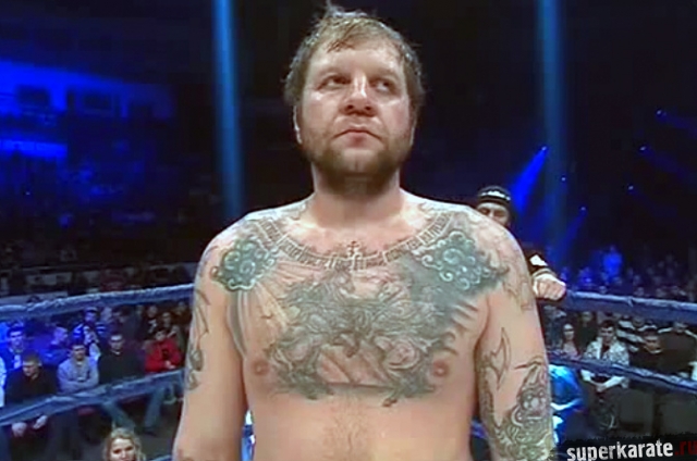 Александр Емельяненко проиграл Александр Емельяненко проиграл