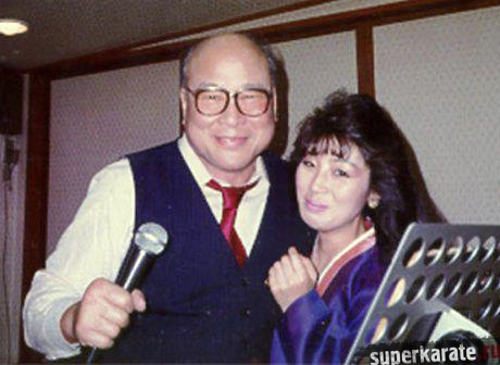 Мас Ояма в караоке