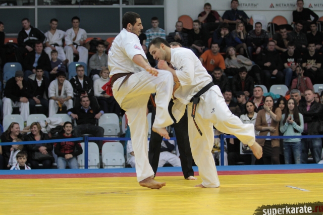 Тургунбоев Фарух - Сархошян Давид Тургунбоев Фарух - Сархошян Давид