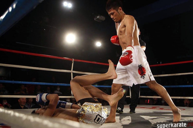 Юзо Сузуки нокаутировал Таро