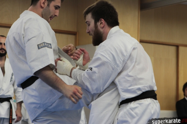 Илья Карпенко помогает проити тест 100 кумитэ Тариелу Николеишвили