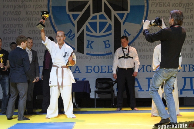 Александр Карпов победил в рейтинговом бою Александр Карпов победил в рейтинговом бою