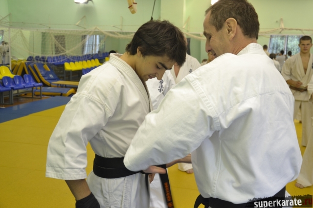 Вручение черного пояса Вручение черного пояса