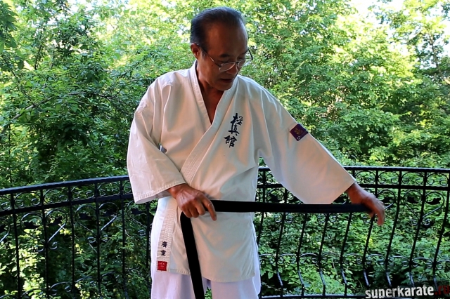 Способ завязывания пояса в каратэ киокушинкай Способ завязывания пояса в каратэ киокушинкай