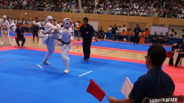 На татами японские подростки На татами японские подростки