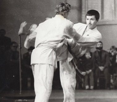 Шихан Александр Алымов в атаке