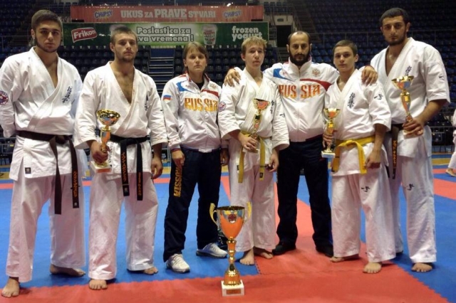 Команда клуба Сэйкен на турнире в Сербии Команда клуба Сэйкен на турнире в Сербии