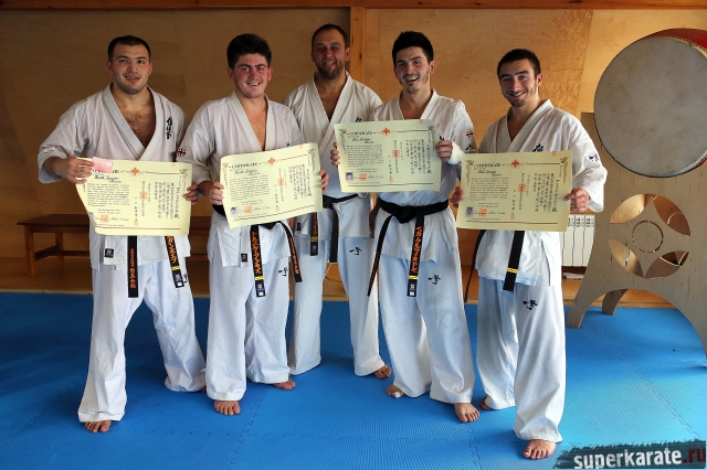 Счастливый сэнсей Артем Леонов и его банда!