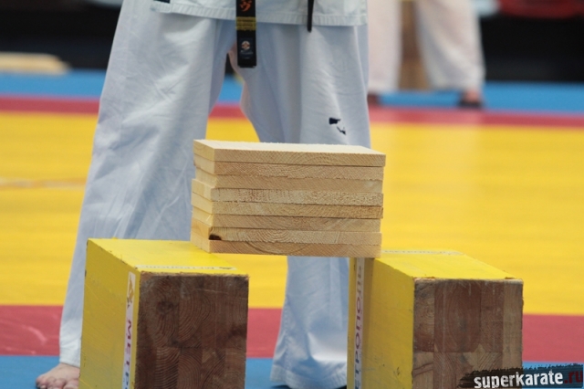 Тамэсивари в киокусинкай