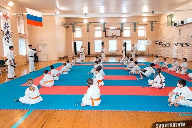 Тренировка в СДЮСШОР «Киокушинкай» Тренировка в СДЮСШОР «Киокушинкай»