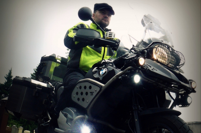 Шихан Ипатов на мотоцикле Шихан Ипатов на мотоцикле