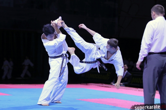 Евгений Мамро в атаке Евгений Мамро в атаке