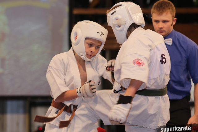 Бойцы 12-13 лет в киокушинкай Бойцы 12-13 лет в киокушинкай