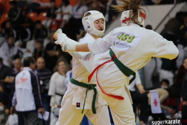 Бой девушек на Первенстве мира по киокушинкай