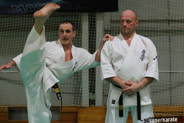 Шиханы тоже тренируются Шиханы тоже тренируются