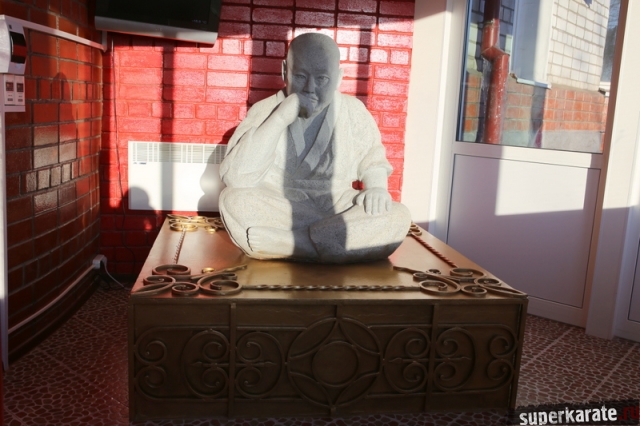 Скульптура Масутацу Ояма Скульптура Масутацу Ояма