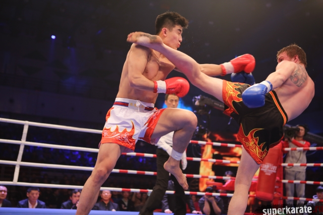 В атаке Юрий Беляев В атаке Юрий Беляев