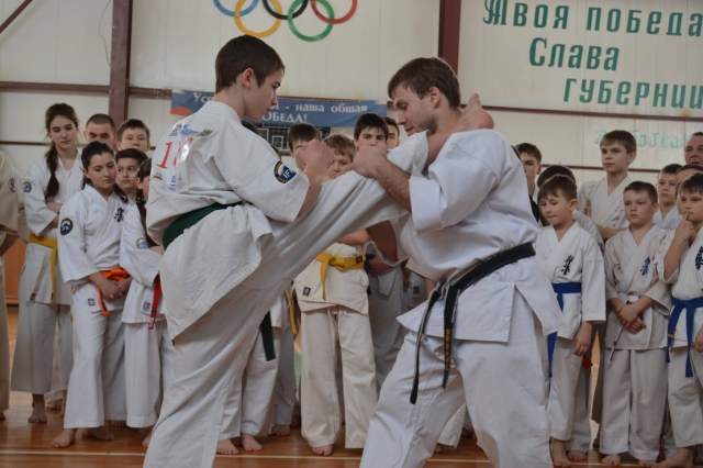 Роман Узунян провел сборы