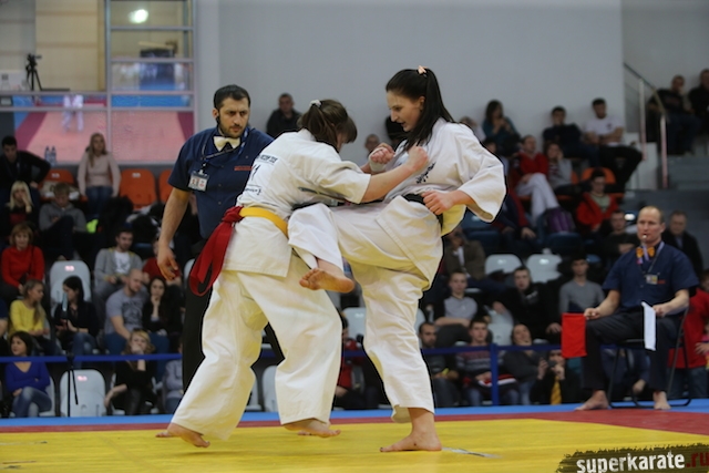 Женские бои - бессмысленные и беспощадные Женские бои - бессмысленные и беспощадные