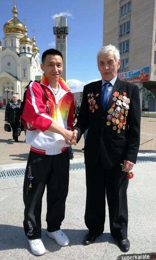 Сэнсей с ветераном