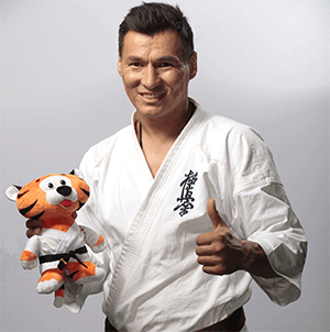 Бату Хасиков и Хабрик