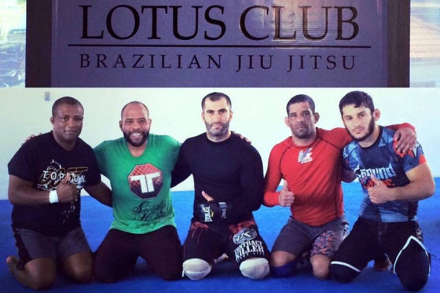 Лечи Курбанов готовится к бою в Бразилии Лечи Курбанов готовится к бою в Бразилии