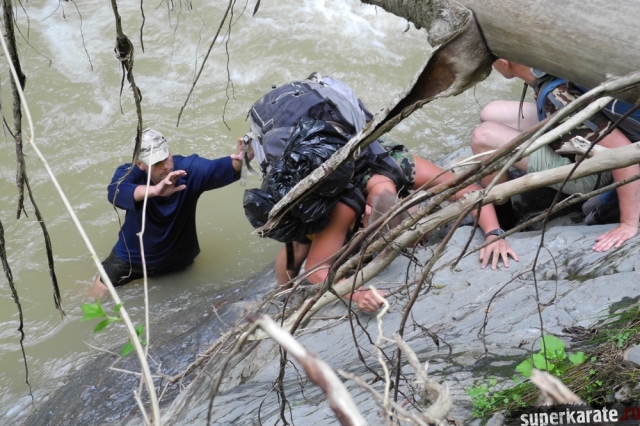 В походе бывает и так В походе бывает и так