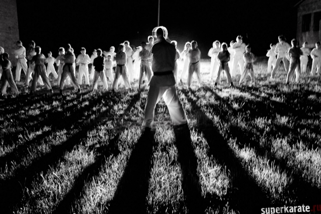 Ночная тренировка каратистов Ночная тренировка каратистов