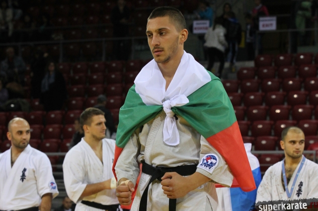 Деян Братков Деян Братков