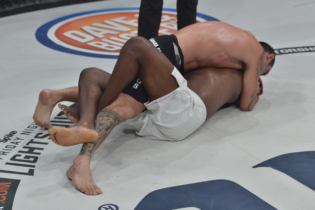 Ewerton Teixeira vs. Vinicius Queiroz