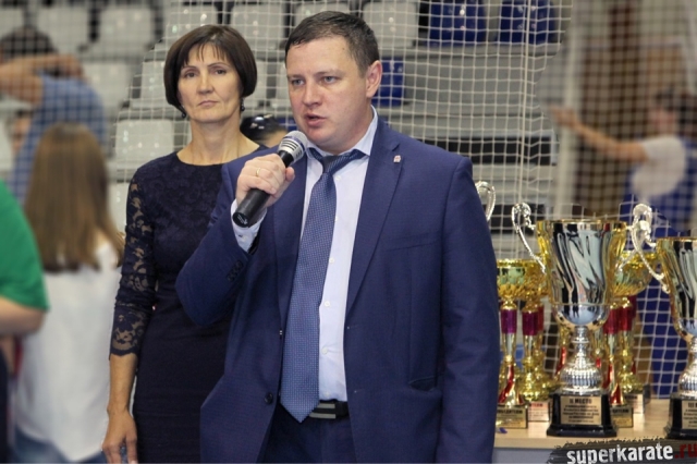 Олег Захаров