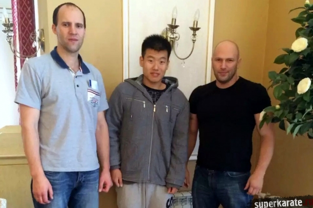 Сун Рон Чен с Александром Пичкуновым и Сергеем Осиповым Сун Рон Чен с Александром Пичкуновым и Сергеем Осиповым