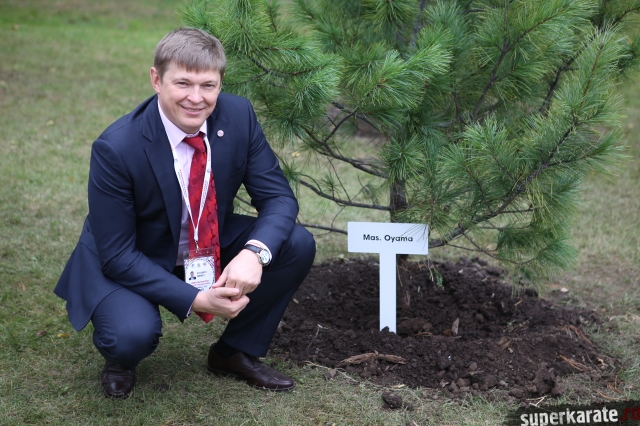 Сергей Суворов один из инициаторов появления Аллеи Киокусинкай в Хабаровске Сергей Суворов один из инициаторов появления Аллеи Киокусинкай в Хабаровске