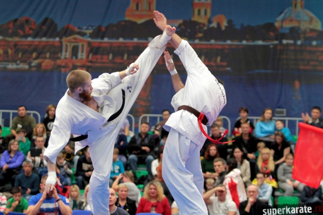 Кирилл Зубарев в атаке Кирилл Зубарев в атаке