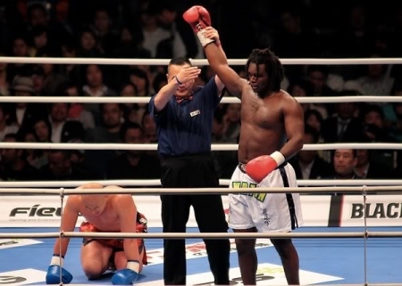 Эвертон Тексейра нокаутировал соперника