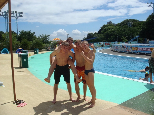 Российские каратисты в японском аквапарке