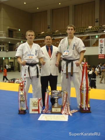 Савлов Вадим и Насиров Назар с президентом WKO Кендзи Мидори