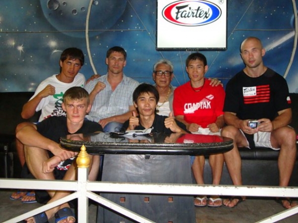 Сэнсей Денис Григорьев со своими учениками и соратниками по тренировочному лагерю