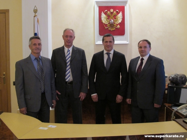 Шиханы Антонио Пинеро, Люк Холландер, Юрий Трутнев, Анджей Древняк