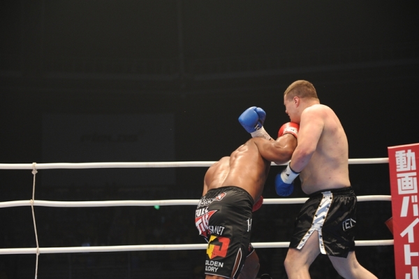 Golden Glory на K-1 World Grand Prix 2010 in SEOUL Final16