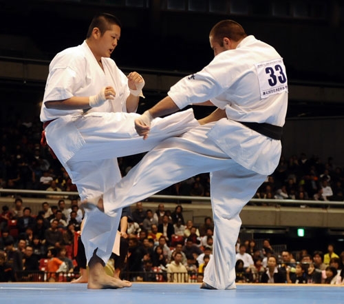 Сёки Арата против Захари Дамьянова