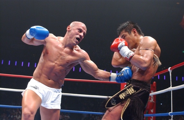 Майк Замбидис в атаке