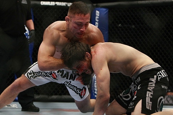 Mike Pierce (слева)