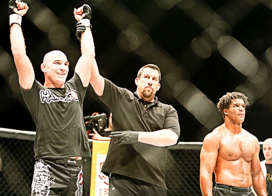 Brian Ebersol (слева)