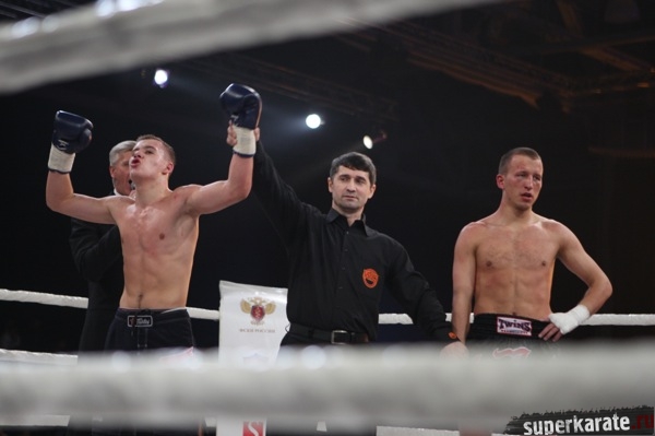 Антон Щербина победил парикмахера Владимира Войтеховского