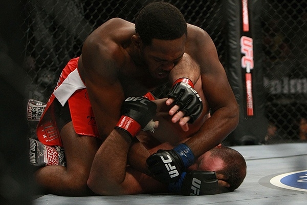 Джон Джонс против Мэтта Хэмилла Джон Джонс против Мэтта Хэмилла